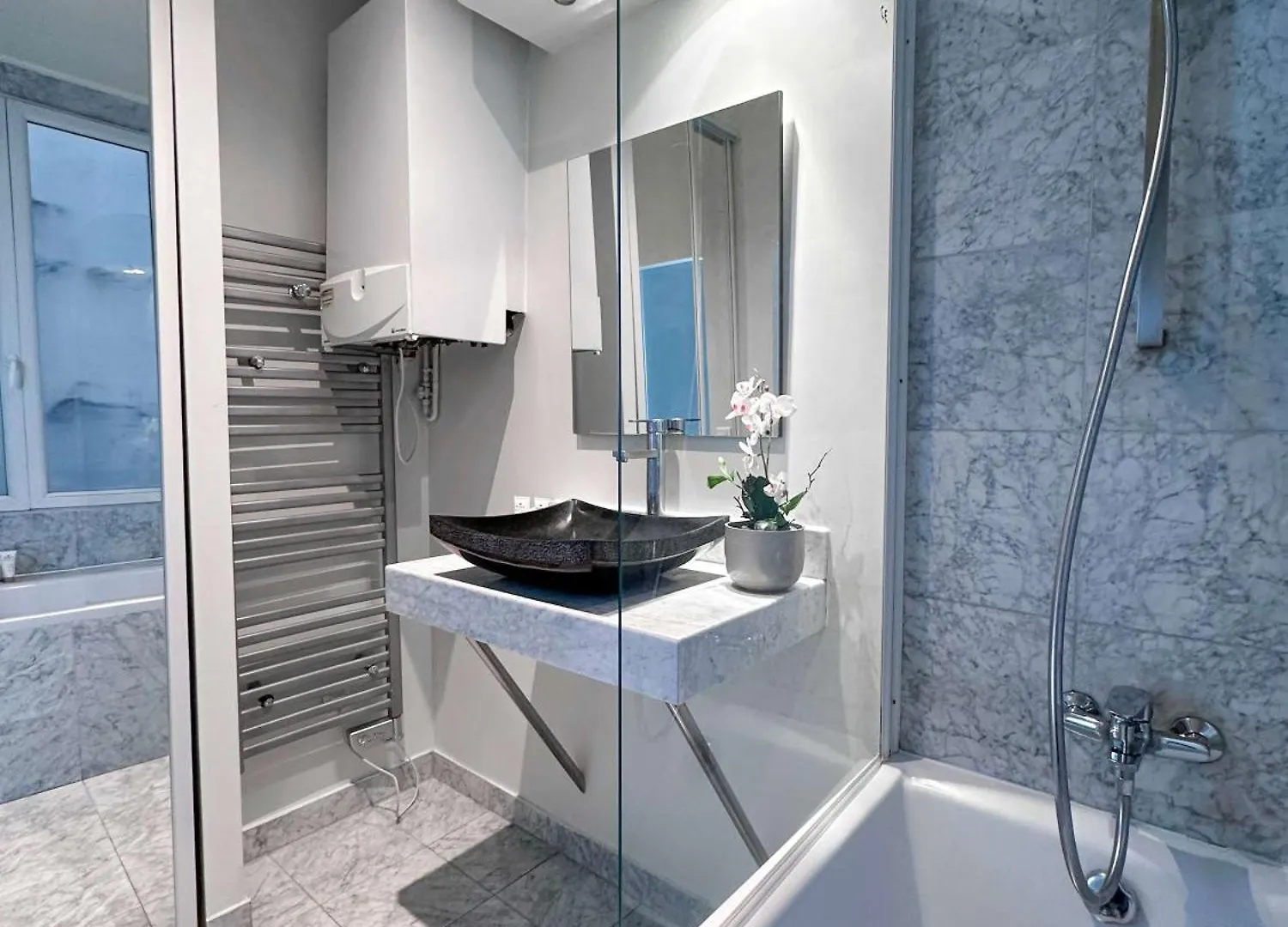 Unique Apartment At The Paris Bourse