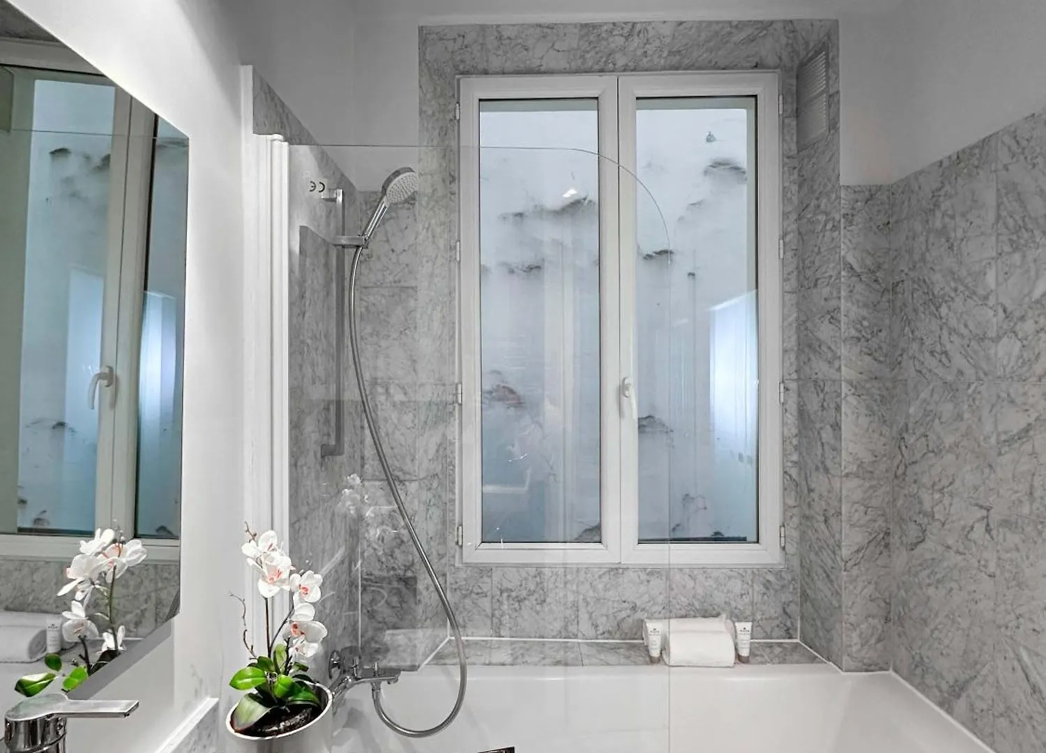 Unique Apartment At The Paris Bourse